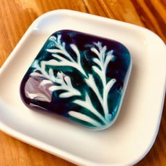 Objeto de resina con ramas